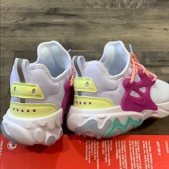 W NIKE REACT PRESTO White/Hyper Violet - Picture 3 of 16